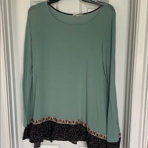 Ladies Easel Boutique Top Medium